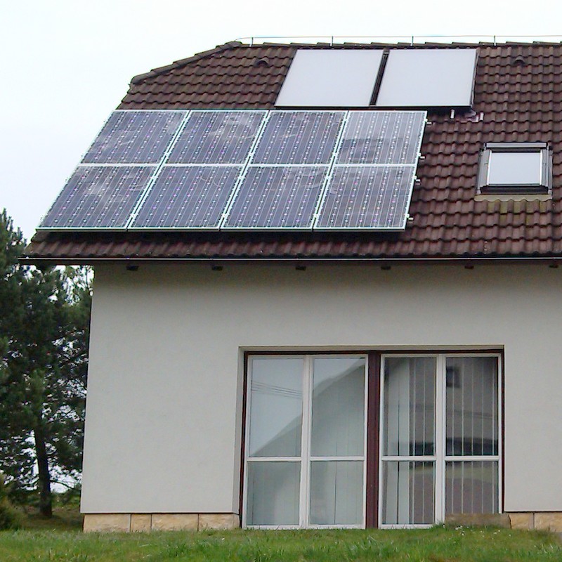 Solární fotovoltaická elektrárna Lomnice nad Popelkou