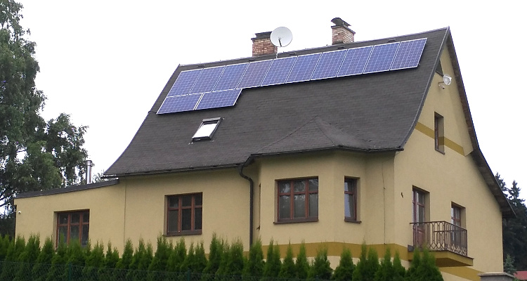 Solární elektrárna Liberec 3,36 kWp, baterie 4,8 kWp, dotace NZÚ 105 tisíc
